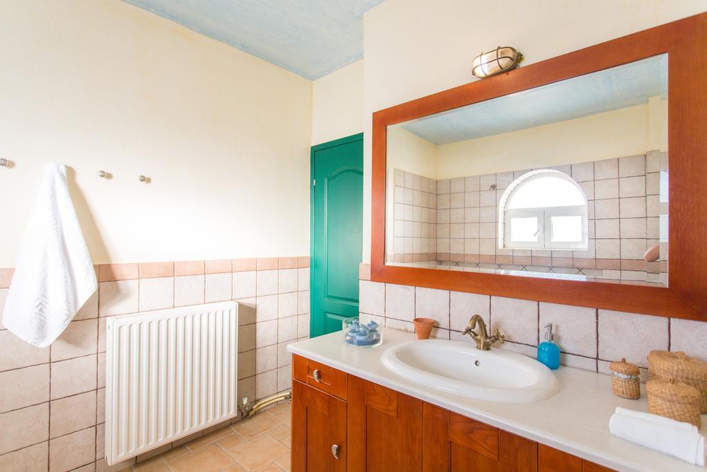 Marathon Beachside Villa 100M From The Beach Schinias Luaran gambar